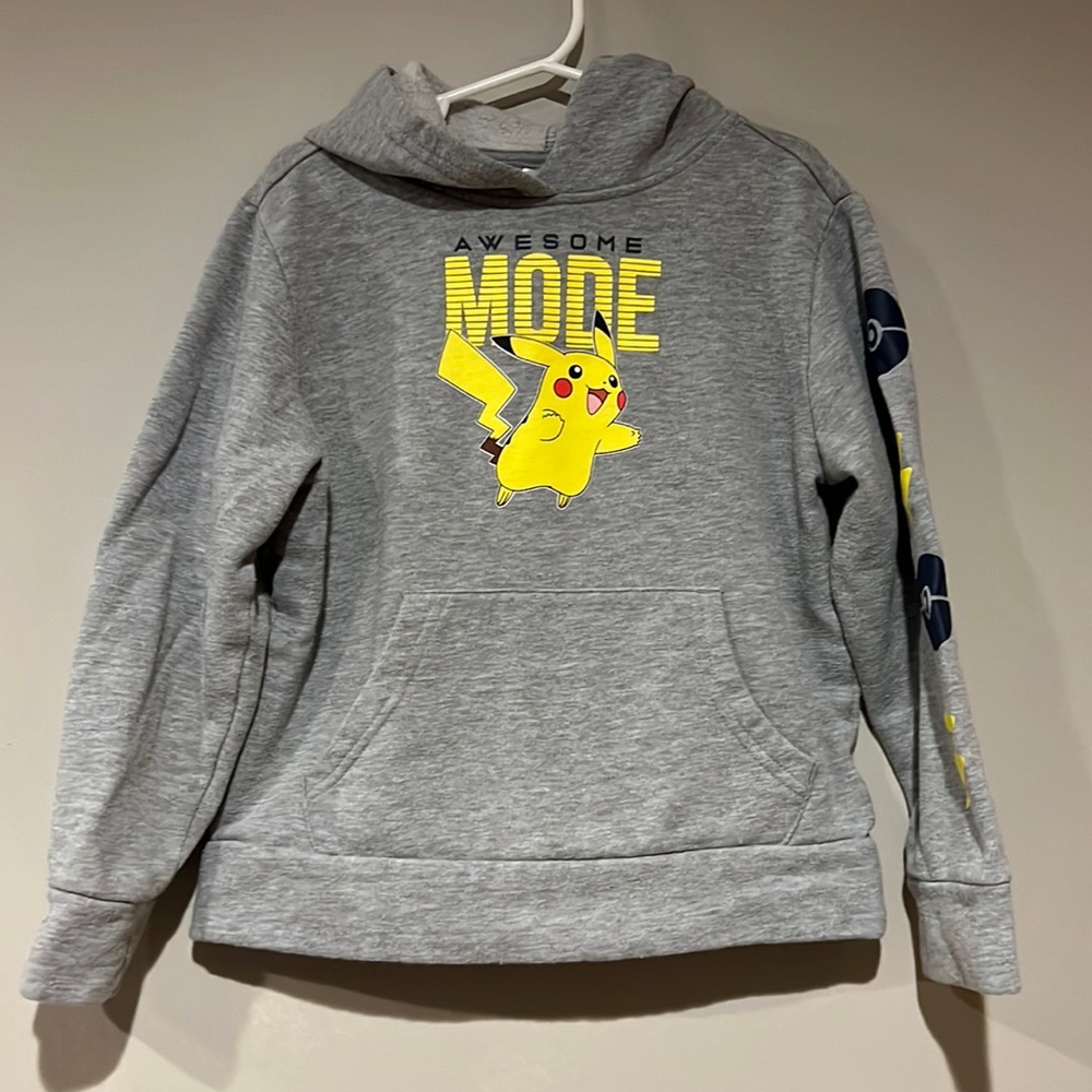 Pokémon Pikachu Hooded Sweatshirt Size Small